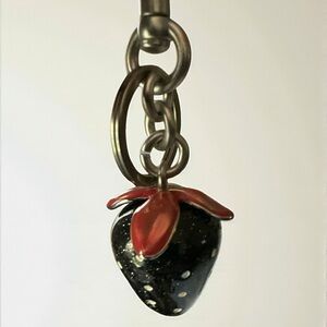 🍓 NWT Black Strawberry Charm Keychain – Red Enamel Accent, Glam Bag Accessory 🍓
